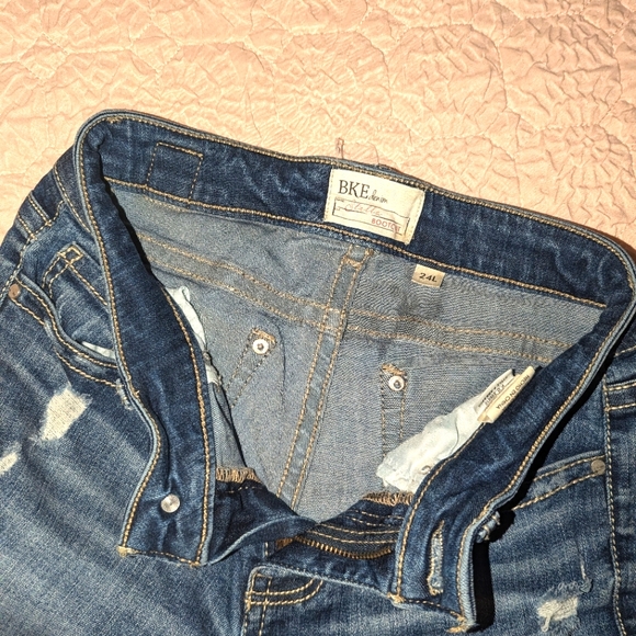 BKE - Picture 3 of 4